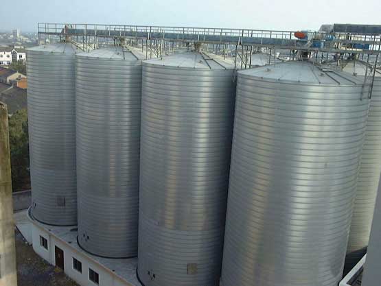 storage silo for calcined petroleum coke